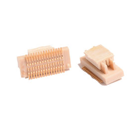 0.5mm 2 * 50P SMT Board-Board Bağlayıcıya Sahip Fosforlu PA9T Bronz Altın Flaş